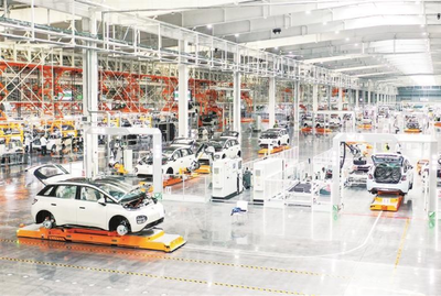 位于柳東新區內的上汽通用五菱寶駿基地內的島式精益制造工廠。記者 覃科 攝